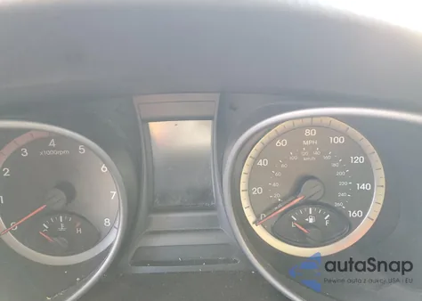 2015 Hyundai Santa Fe Sport z USA, uszkodzony, nr VIN 5XYZUDLB8FG262853